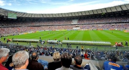 Estádios e eventos podem receber 100% do público