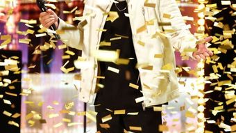 Mineiro emociona jurados e vai direto para semifinal de competição artística nos EUA  