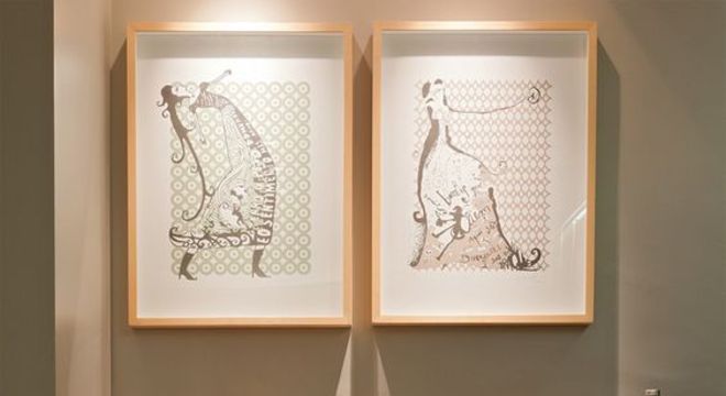 Mini geladeira retrô vermelha