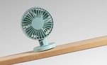 Mini ventilador verde-água. Freepik
