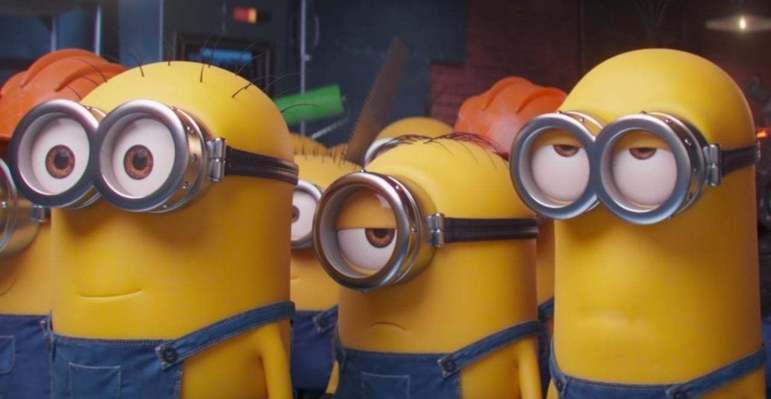 Em um primeiro momento, Minions 2: A Origen de Gru chegaria aos cinemas em julho de 2020. Chegou a ser remarcado para 2021, porém, foi adiado novamente. Dessa vez, a previsão é para o ano seguinte no mesmo mês, dois anos depois de sua data original