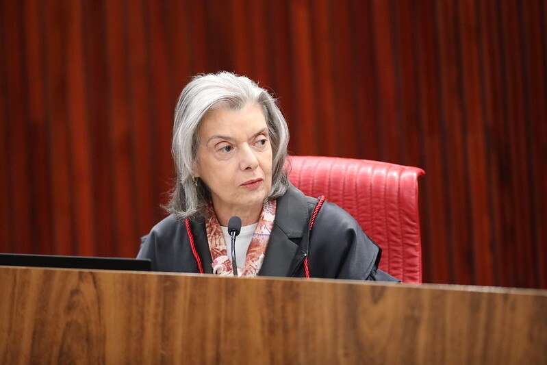 Ministra Cármen Lúcia, do TSE