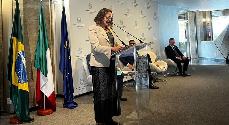 Ministra de Ciência, Tecnologia e Inovação, Luciana Santos, se reúne com embaixador da Itália