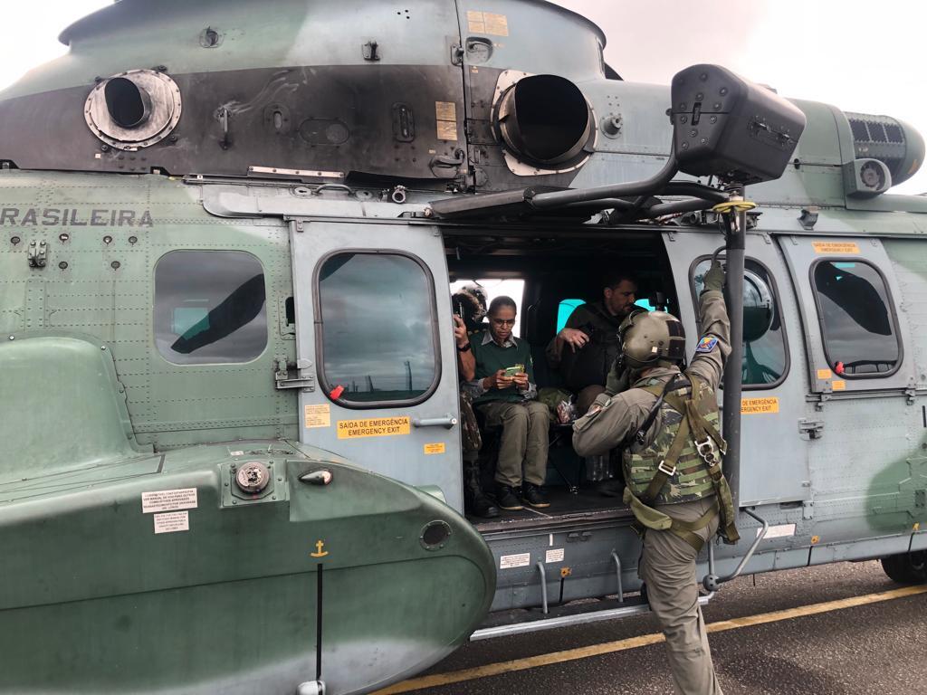 Ministra Marina Silva visita território Yanomami em helicóptero da FAB