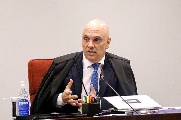 Ministro Alexandre de Moraes preside a sessão da Primeira Turma.