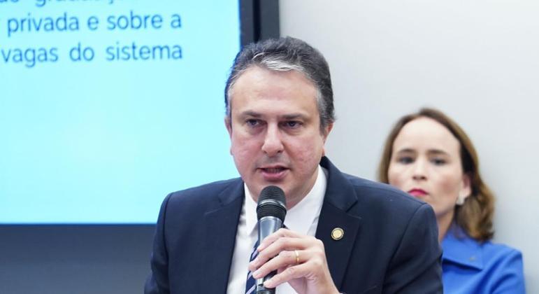 Ministro da Educação, Camilo Santana, em audiência pública na Comissão de Educação da Câmara