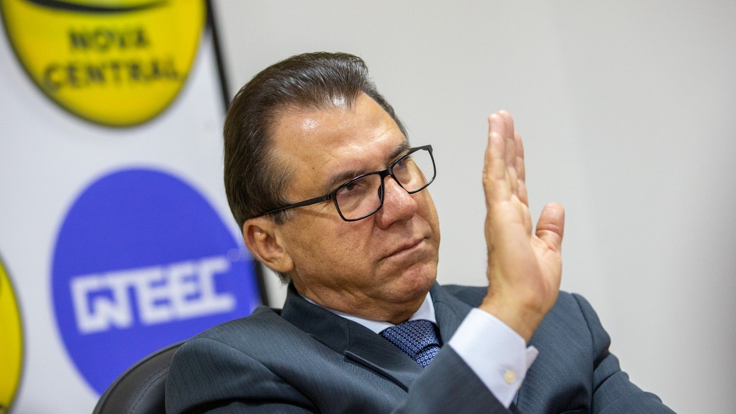 Intenção de ministro de terminar ano com saldo de 2 milhões de empregos depende da desoneração