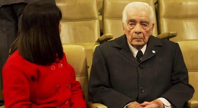  Mirta Graciela Antón ao lado Luciano Menéndez, outro repressor condenado por crimes conta a humanidade