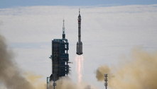 Missão tripulada se acopla à estação espacial chinesa 
