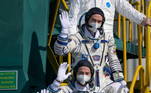 Os cosmonautas, por sua vez, são os viajantes espaciais da Roscosmos — a agência espacial da Rússia. Assim como a palavra astronauta, o nome empregado pelos russos tem origem grega nos termos kosmos e nautes, que significam universo e navegante, respectivamente