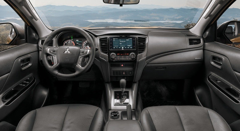 Interior tem desenho robusto