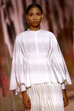 Dior apresenta alta-costura inspirada na Roma clássica