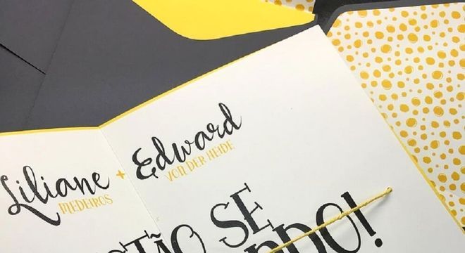 Modelo de convite de casamento simples e criativo