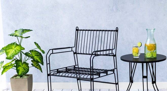 Modelo de poltrona decorativa aramada