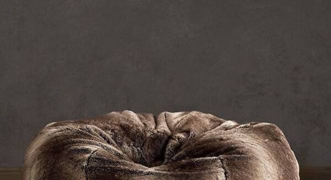 Modelo de puff gigante com tecido de veludo