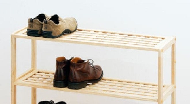 Modelo de sapateira de madeira