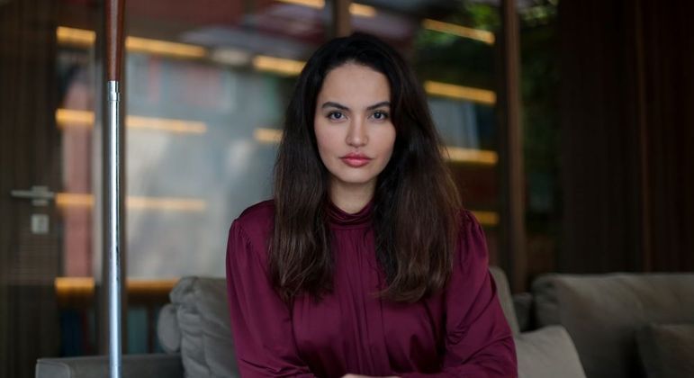 Helena Gomes é a modelo que aparece em vídeo sendo agredida por Brennand numa academia