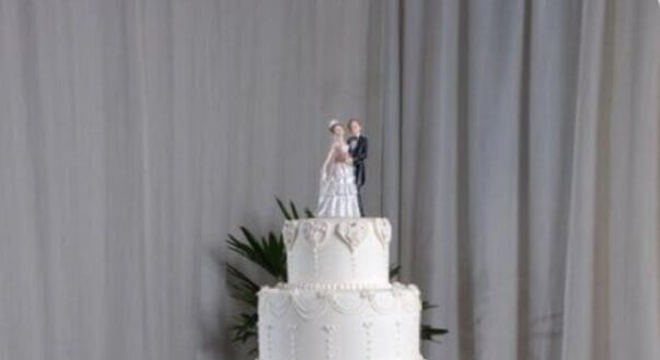 modelo tradicional de topo de bolo casamento 