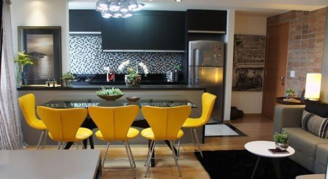 Modelos de cozinha americana com cadeiras amarelas