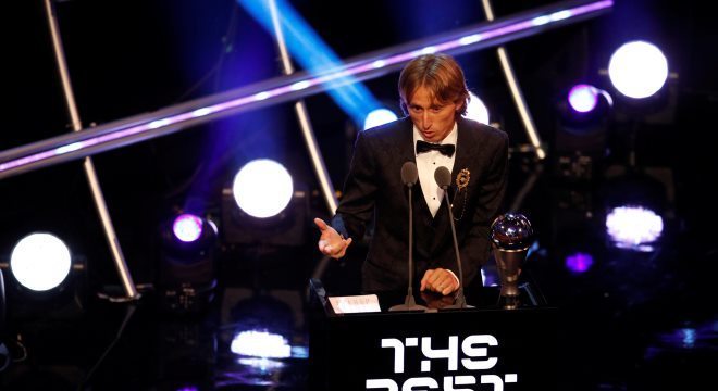 Luka Modric foi eleito o melhor jogador da temporada 2017-2018 pela Fifa