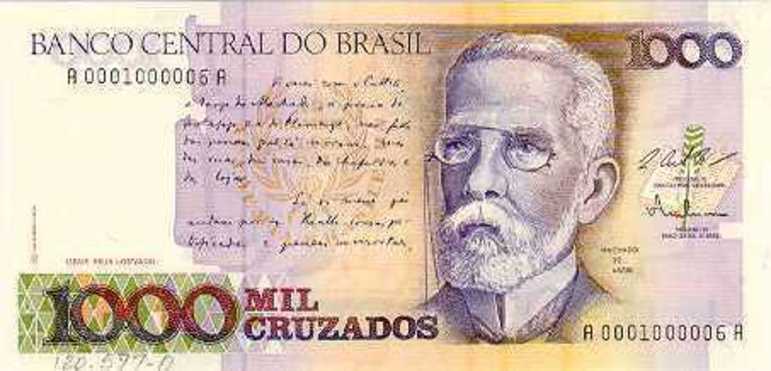 Porém, mais uma vez, a inflação do Brasil fez com que as autoridades sugerissem a adoção de outra moeda. Assim surgiu o cruzado, que circulou entre 1986 e 1989; 1 cruzado equivalia a 1.000 cruzeiros. Após a ditadura militar, o país viveu um período que ficou conhecido como 