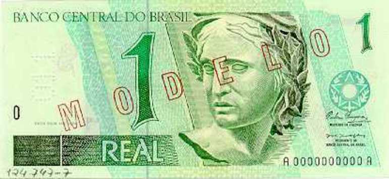 O Plano Real foi efetivamente implementado no dia 1º de julho de 1994, com o início da circulação do real. Dessa vez, por meio de medidas menos drásticas que as do Plano Collor, houve sucesso na contenção da inflação