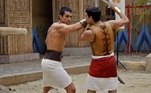 Quando Moisés confessou para o tio que ele e Nefertari se beijaram, os dois entraram em um conflito sangrento, e o futuro faraó do Egito saiu ferido