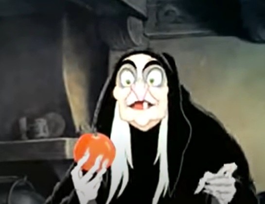 Momento importante 13: Rainha encontra Branca, e oferece maçã