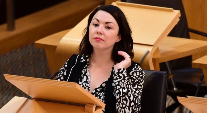 Parlamentar escocesa Monica Lennon foi autora do projeto de lei