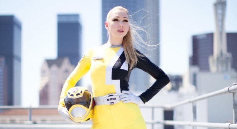 Atriz de 'Power Rangers' tira o uniforme e tenta fazer sucesso em ...