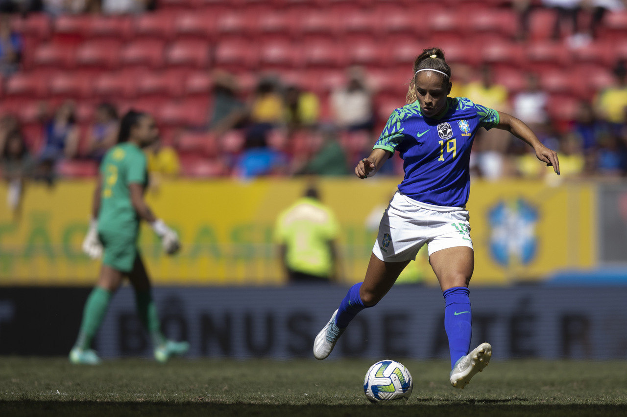 Muito além de Marta: veja 7 jogadoras da seleção brasileira que se  destacaram na Copa América - Fotos - R7 Futebol