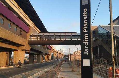 Comerciantes reclamam de obras do monotrilho