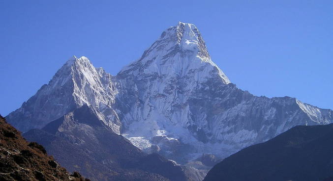 Dois islandeses com covid-19 chegam ao topo do Everest