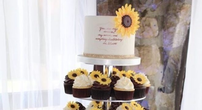 Monte uma estrutura criativa para os cupcakes da festa tema girassol