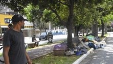 Prefeitura faz moradores de rua desmontarem barracas durante o dia