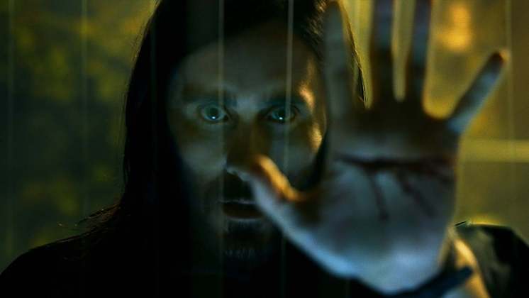 Morbius — estreia em 31 de março Apesar de chegar já dividindo opiniões entre os críticos, Morbius é a nova aposta da Sony Pictures dentro do universo do Homem-Aranha. O vampiro da Marvel é interpretado por Jared Leto, ganhador do Oscar de Melhor Ator Coadjuvante por Clube de Compras Dallas