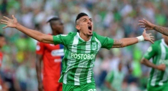 MORNO: Líder do Campeonato Colombiano, o Atlético Nacional aguarda pela volta do futebol no país e observa atentamente os passos dos seus jogadores quando o assunto é mercado de transferências. Um dos nomes mais especulados no momento é o lateral-direito Daniel Muñoz. Capitão da equipe, o jogador entrou na lista de desejo de grandes clubes do continente, entre eles, o Palmeiras.