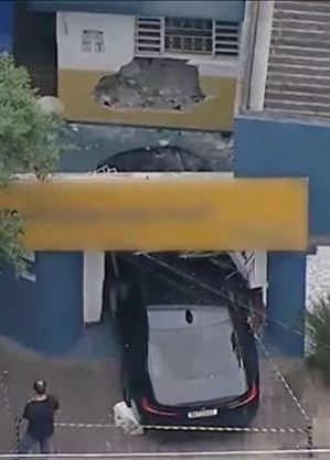 Motorista confundiu os pedais e invadiu escola infantil