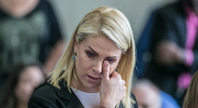 Ana Hickmann lamentou morte de Gugu aos 60 anos