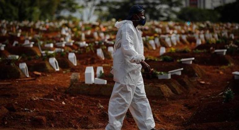 Mortes por covid caem em rela&ccedil;&atilde;o a abril, mas maio &eacute; o 3&ordm; pior m&ecirc;s -  Not&iacute;cias - R7 Brasil