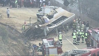 Ônibus com torcedores do Corinthians tomba e deixa pelo menos 7 mortos em MG