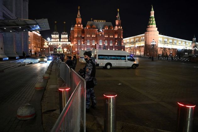 Tropa de choque também foi deslocada para a praça Vermelha para ajudar a coibir manifestações contra Putin e contra a guerra na Ucrânia