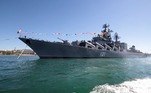 No campo naval, a Rússia perdeu o seu maior cruzador no mar Negro. Segundo o governo de Kiev, mísseis ucranianos teriam atingido o Moskva. A embarcação, de 186 metros de comprimento, ficou 'gravemente danificada' por um incêndio causado por uma explosão de munições e sua tripulação de mais de 500 homens teve que ser evacuada, segundo o Ministério da Defesa russo