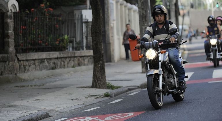 Nova legislação tipifica a obrigatoriedade de uso da viseira para motociclistas