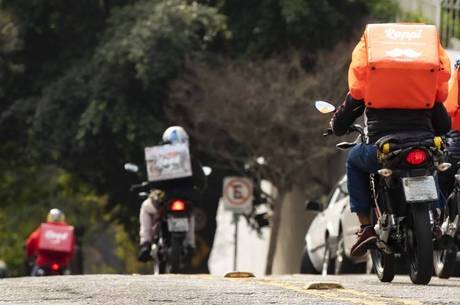 Golpistas enganam vítimas e cobram milhares de reais no cartão