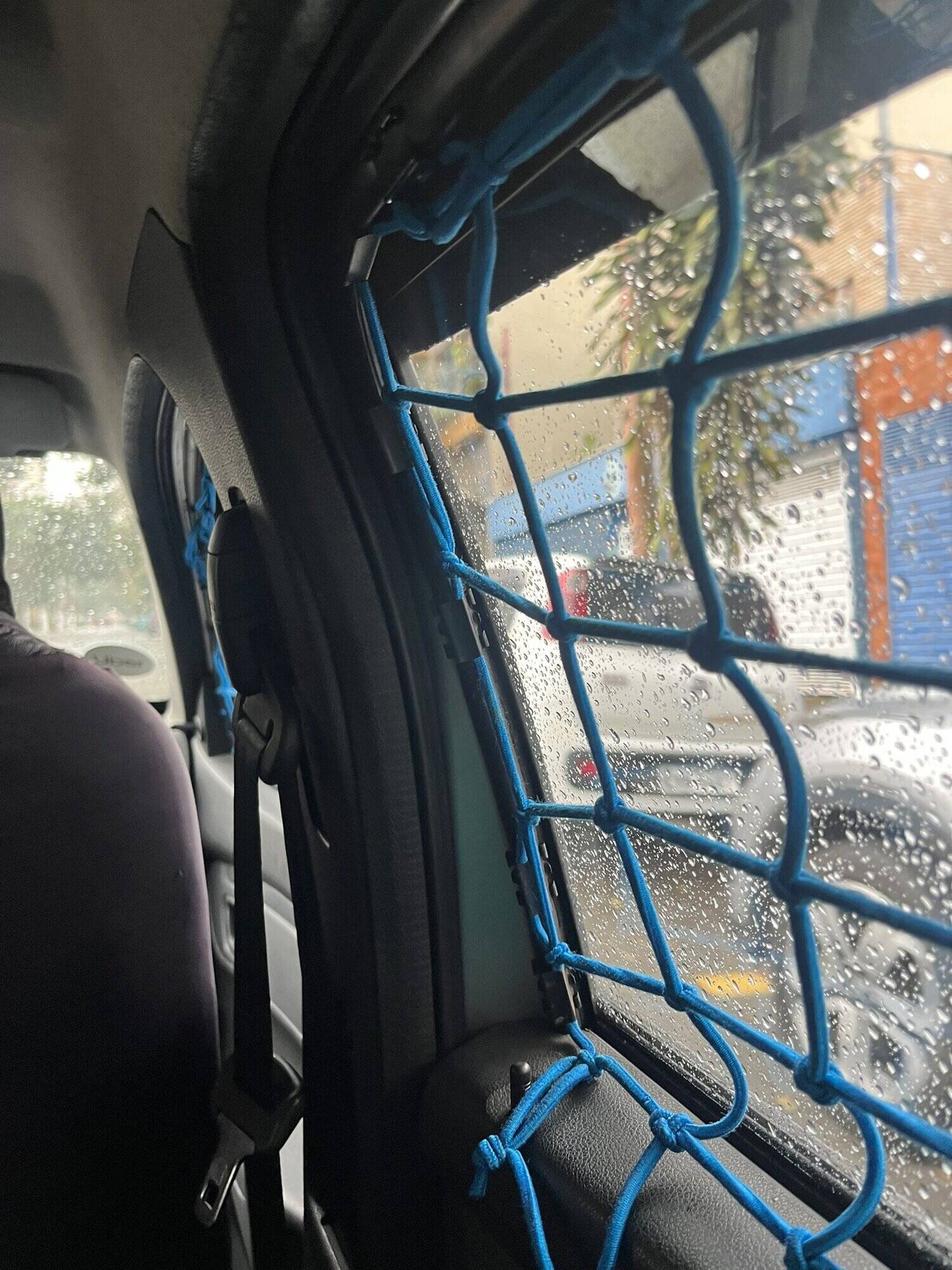 Motorista De Aplicativo Usa Rede De Proteção No Carro Para Se Prevenir De Assaltos Em Sp 4205