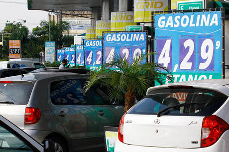 Venda de combustíveis perdeu R$ 1,42 bilhão