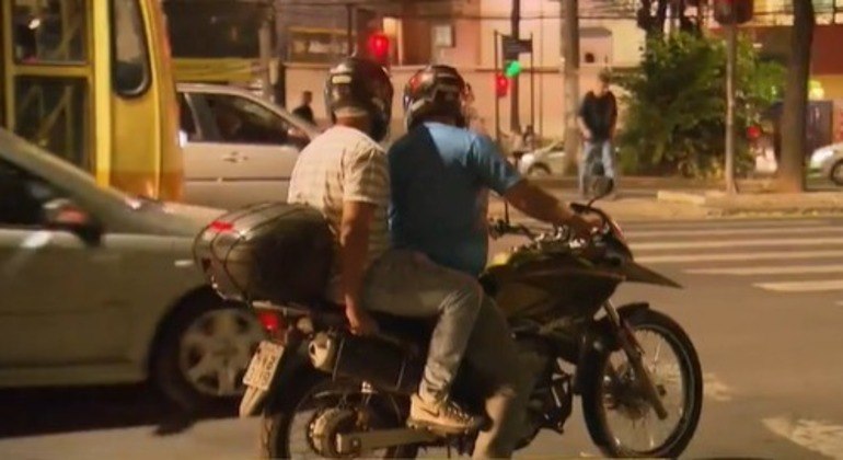 Uber Moto, transporte de passageiros de moto, é lançado em SP e no RJ, Mobilidade Estadão