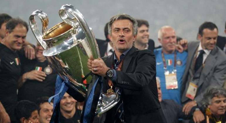 Mourinho. Adepto do futebol combativo, de muita marcação e objetividade. Ídolo de Abel Ferreira