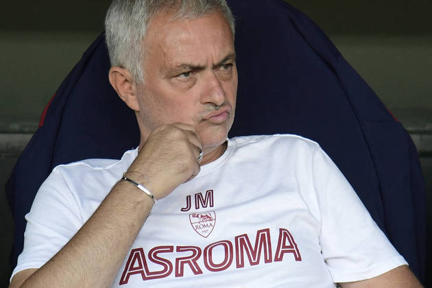 Mourinho levou a Roma até a conquista da Conference League na temporada 2021/22. Na Europa League desta edição, o clube está na segunda fase da competição.